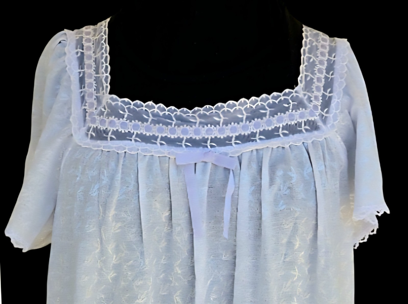 1970s JULI OF SLUMBERTOGS Shimmering White Nightgown W/ Lavender Satin Ribbon M