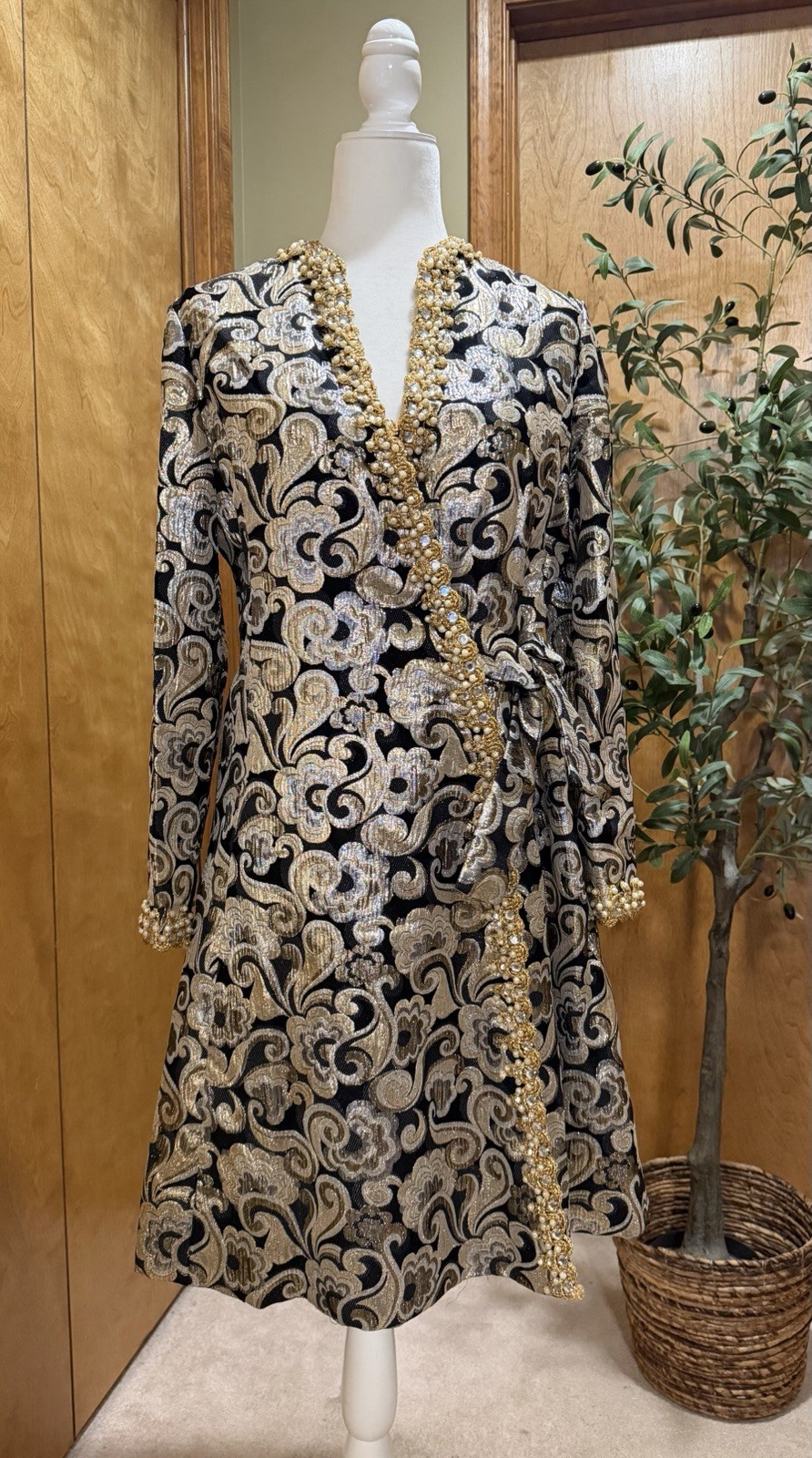 Vintage 60’s Dress Kasper For Joan Leslie Size 6 Black & Gold Silk Brocade