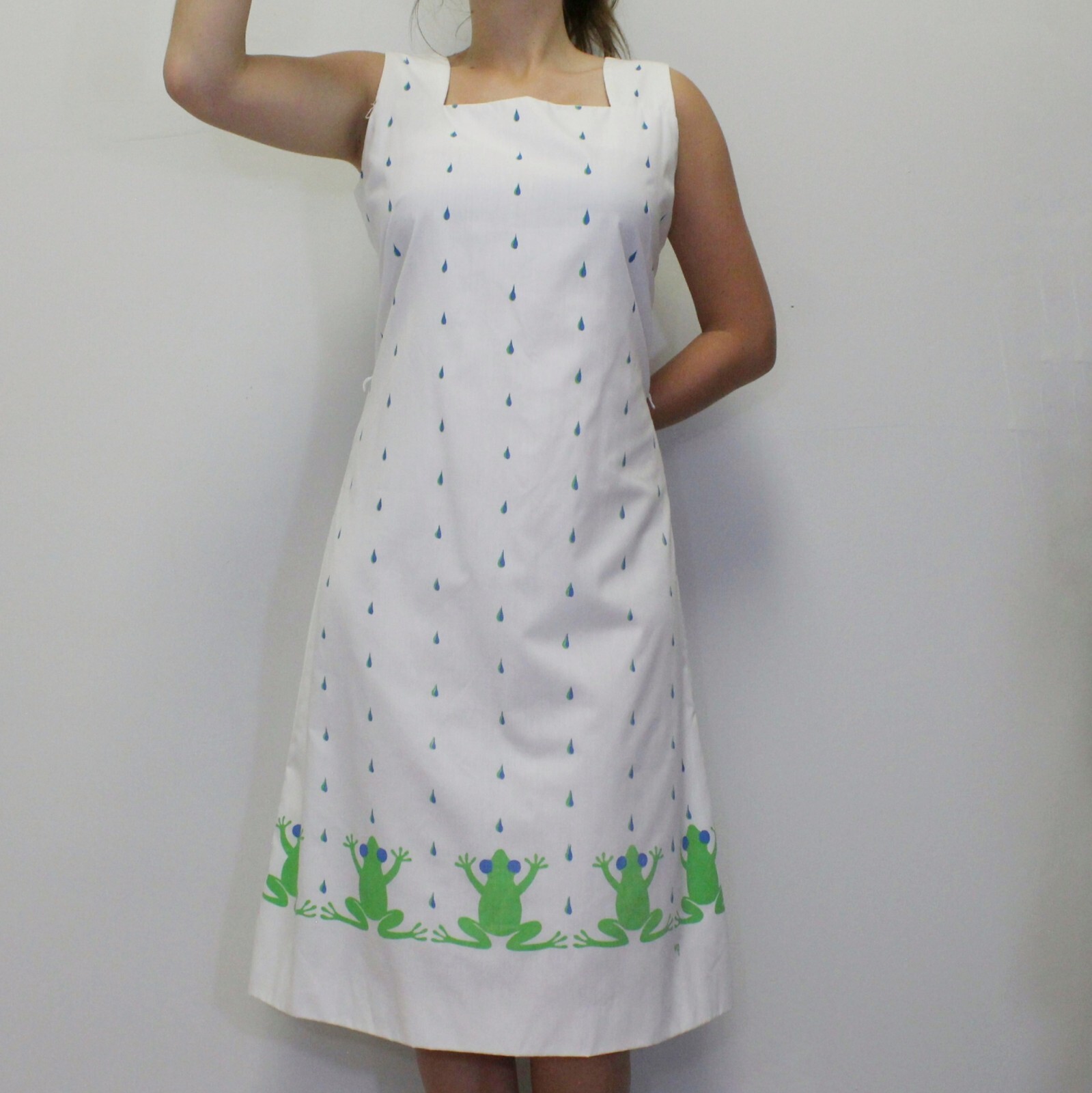 Vintage 70s The Vested Gentress Hand Screen Printed Midi Dress with Rainy Frogs