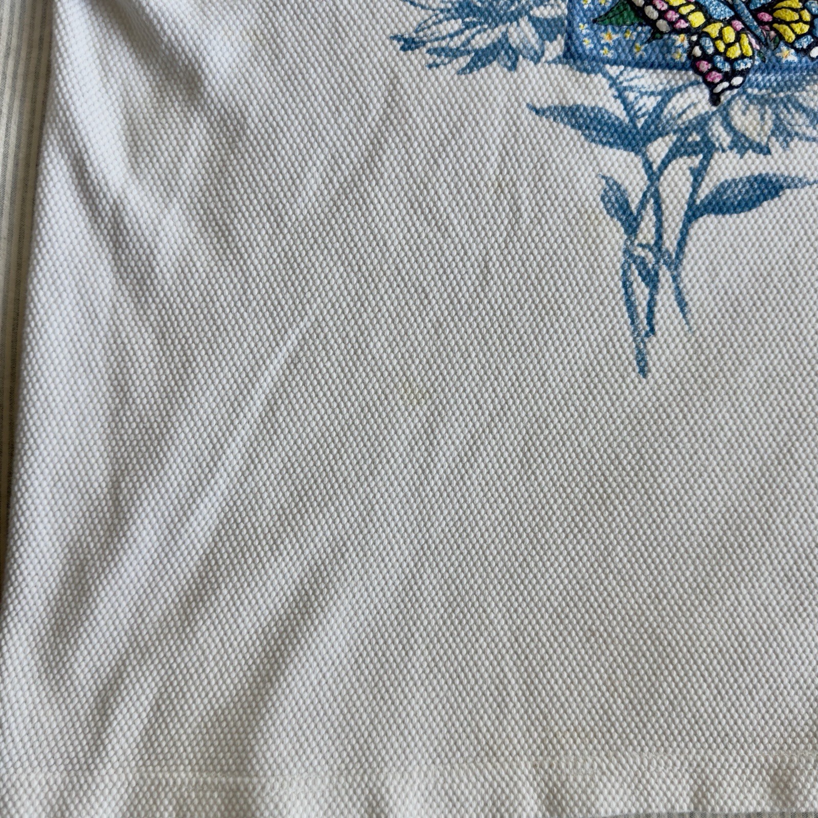 Basic Editions Vintage 90s White Textures Floral Print Boxy Tee Fits Size Large