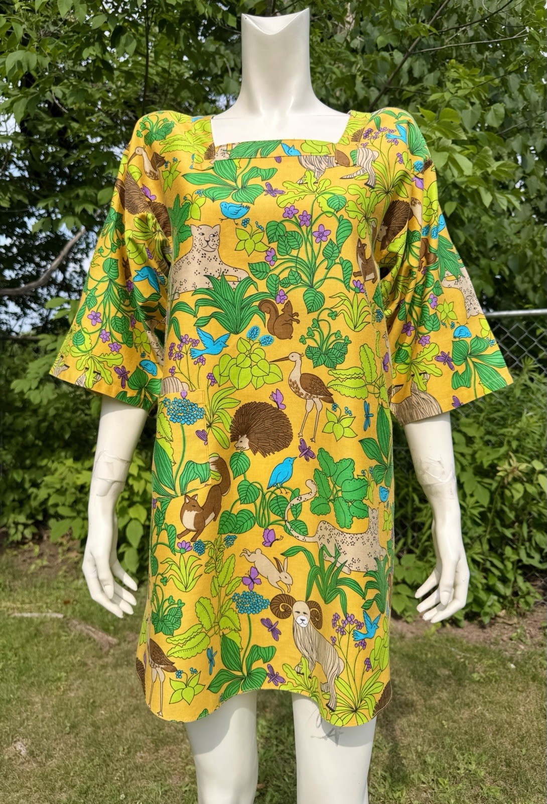 Vintage 1960s Novelty Print Animals DESIGN HOUSE? Artist Smock Apron Top Shirt