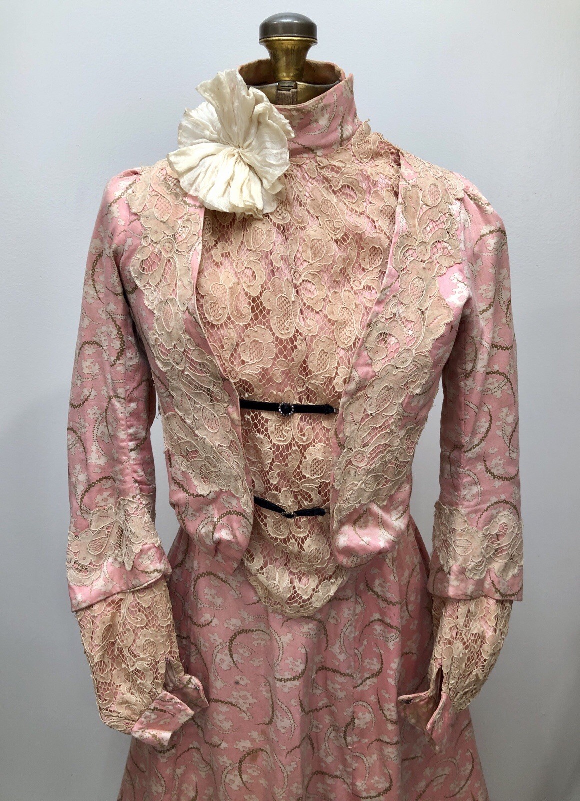 Antique VICTORIAN 1900s GIBSON GIRL Pink Paisley TRAINED GUIPURE LACE 2Pc GOWN
