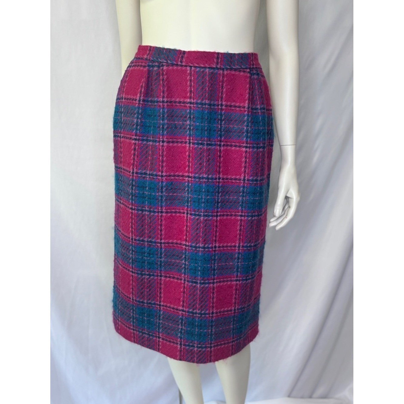 RARE Vintage Pendleton Classic Plaid Wool Blend Pencil Skirt in Fuchsia and Teal