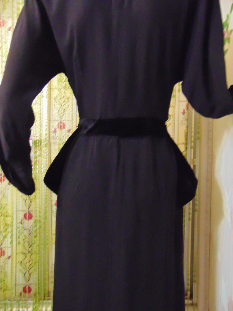 VTG 40 Black Rayon & Velvet 2 Tone Peplum Dress Turn Up Cuffs 27W