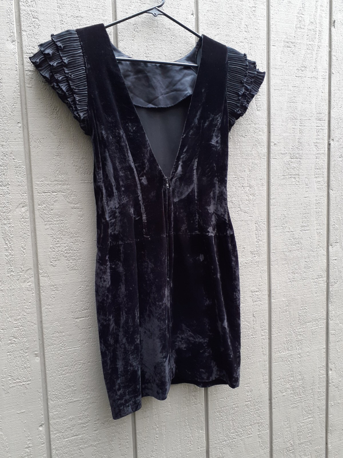 Vtg Nu-Mode Toronto Black Velvet Mini Dress Deep V Back Shoulder Pads XS Ruffled