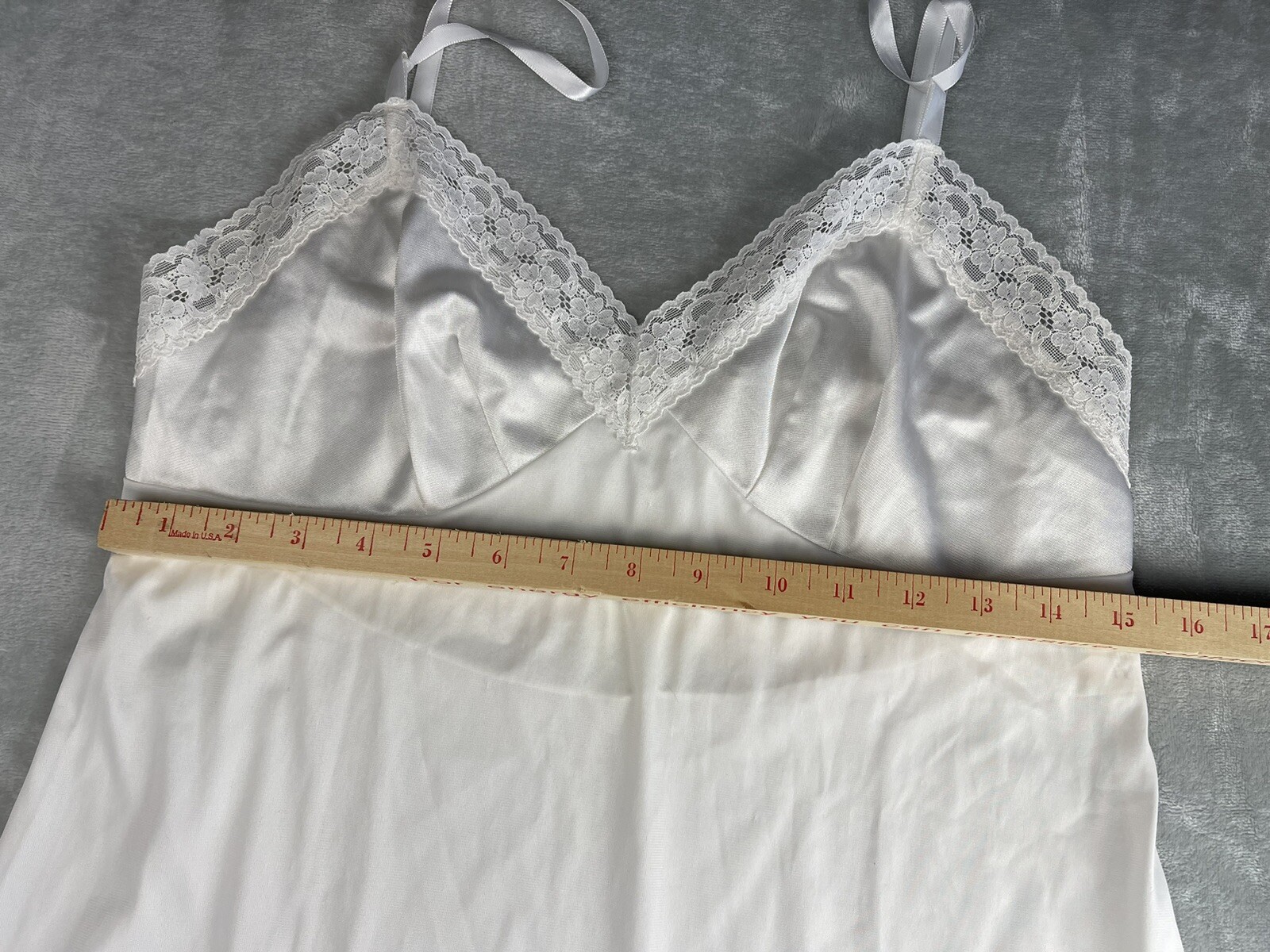 Vanity Fair Ivory Nylon Full-Length Slip Style 10-103 Size 36 24″/42 Lace Trim