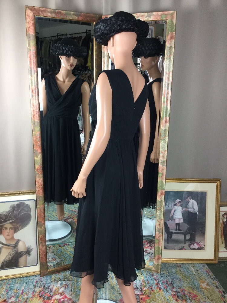 Vintage Peter Chin Classic LBD sz 10 Double Skirt Feminine Sleeveless