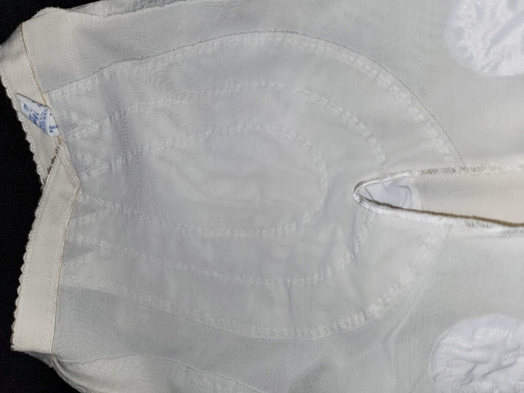 VTG Vanity Fair S 41-015 Nylon Girdle Shaper Long Leg Garter Loop B6