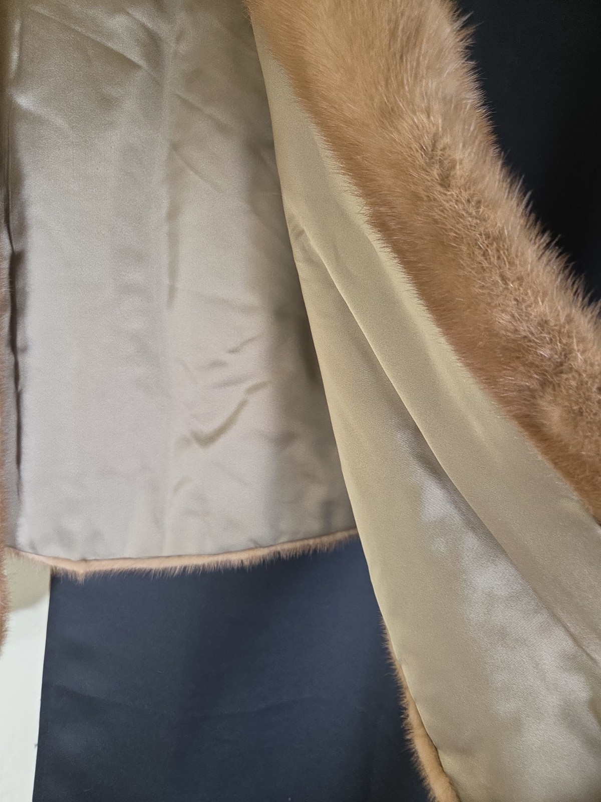 Vintage 70s The Fur Salon Women’s Tan Genuine Mink Fur Coat Mob Wife Old Money