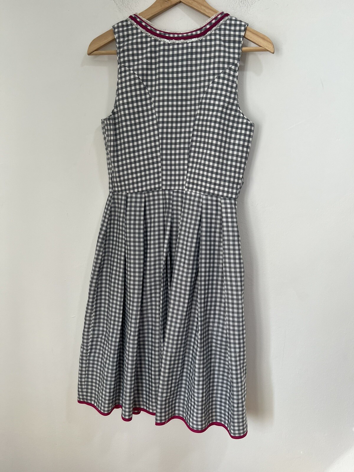 Hammerschmid midi dress size 8 gray, white,glitter silver and embroidered purple