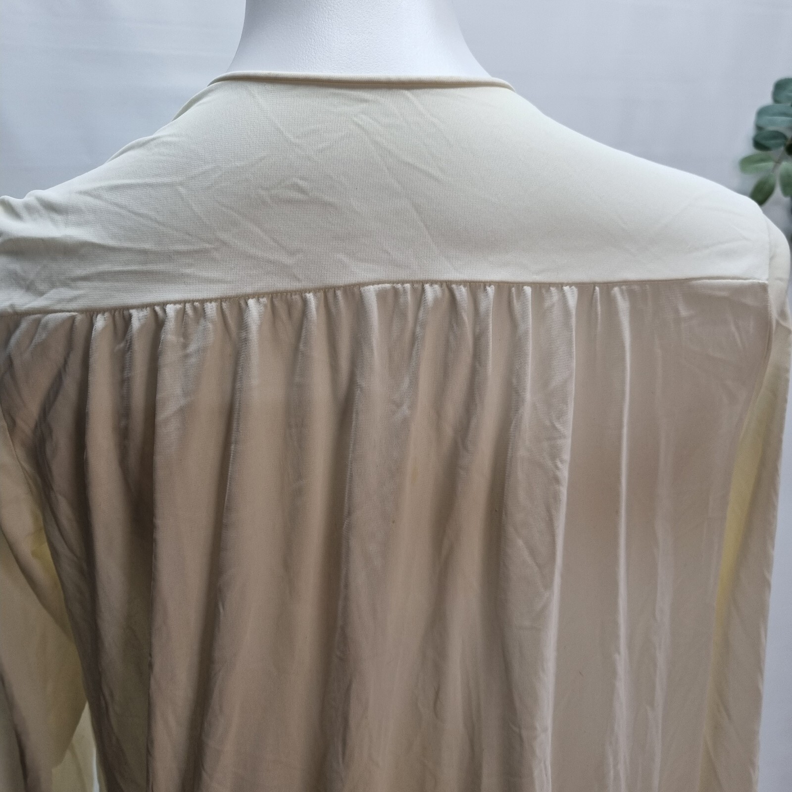 Vtg Sans Souci Robe Nightgown Nylon Ivory Embroidered Daisy Cottage Prairie 36