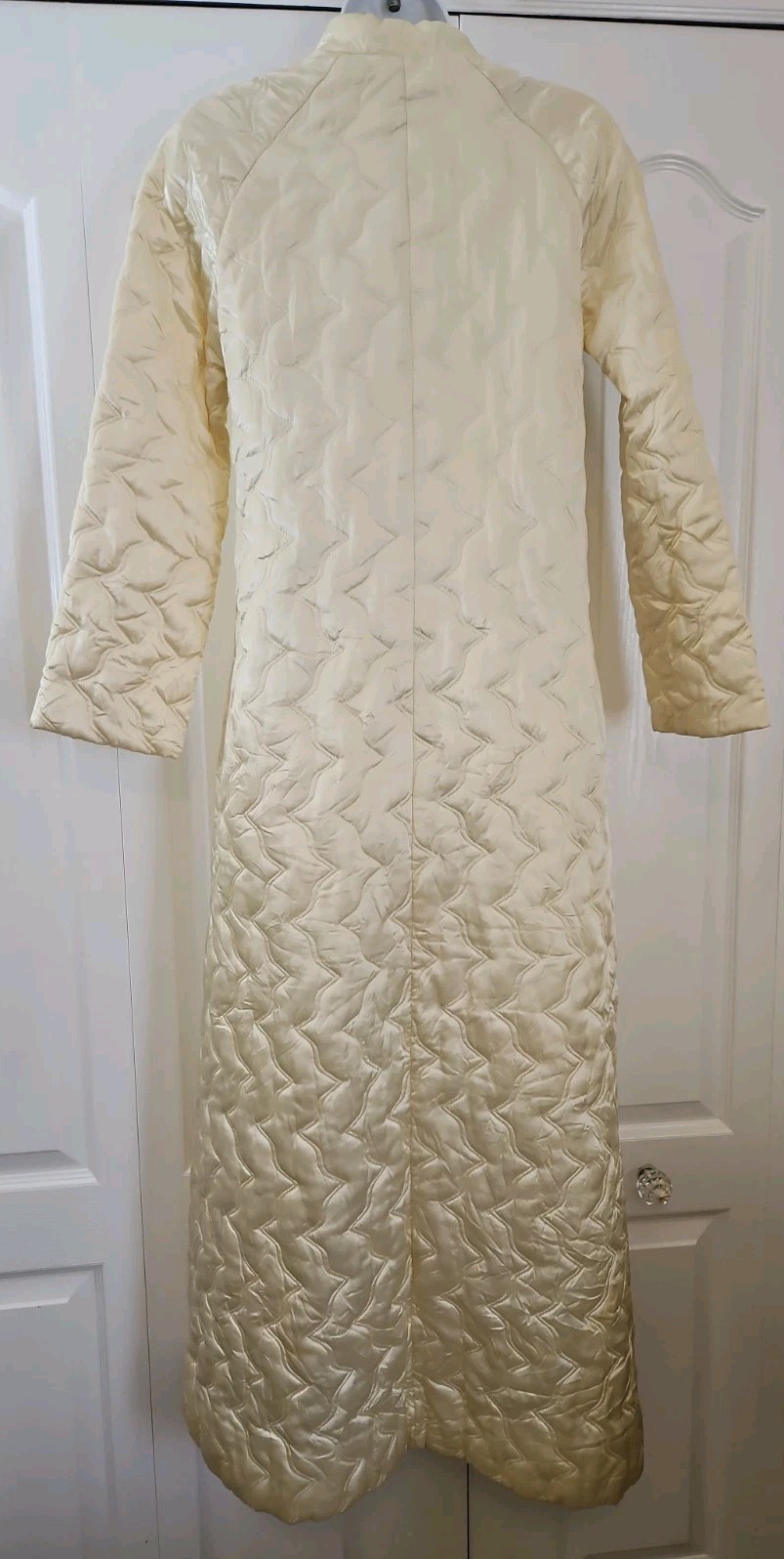 Vintage Quilted Silky Satin Robe Housecoat Size Small? Long Covered Buttons