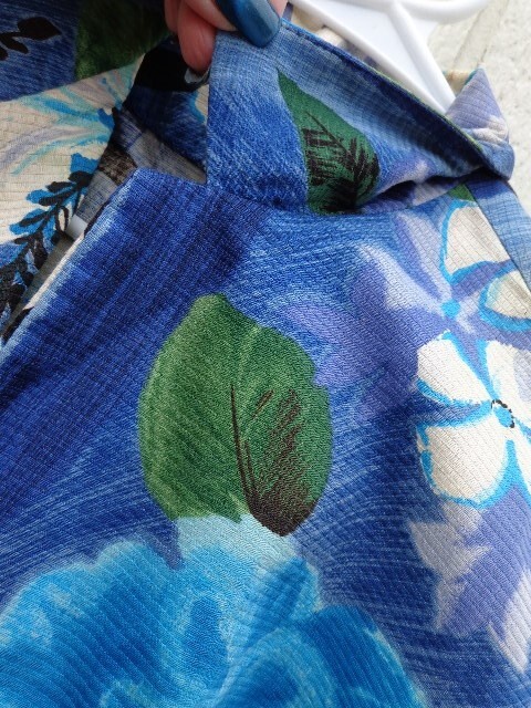 Vtg 1960s Hawaiian Shirt Ladies Cotton Blnd Knot Buttons Blues Greens Stan Hicks