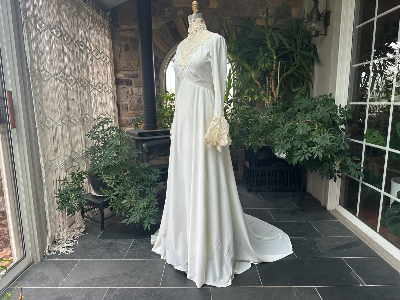 Vintage 1970s Romantic White Ivory Lace Bodice and Flounce Sleeve Wedding Dress