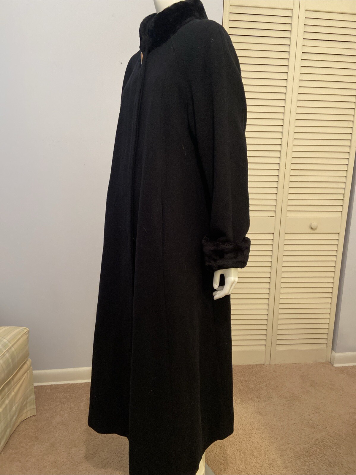 VTG TALBOTS Women’s Glam Long Black Coat Faux Fur Collar & Cuffs Pockets Lined 8