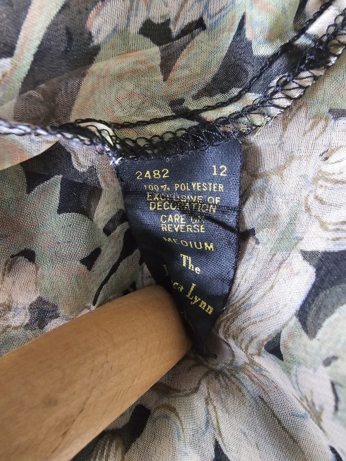 Vintage The Jessica Lynn Collection Floral Chiffon Oversized Robe. Size M