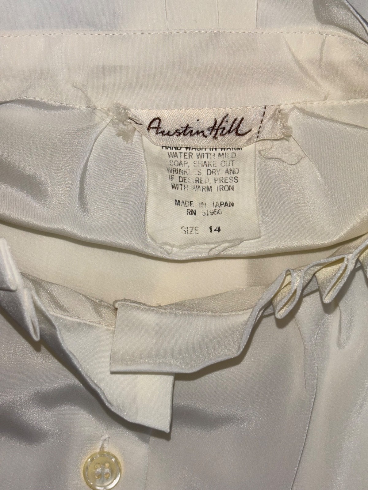 Vintage Austin Hill Women Size 14 Button Up Mock Neck Long Sleeve Blouse Cream