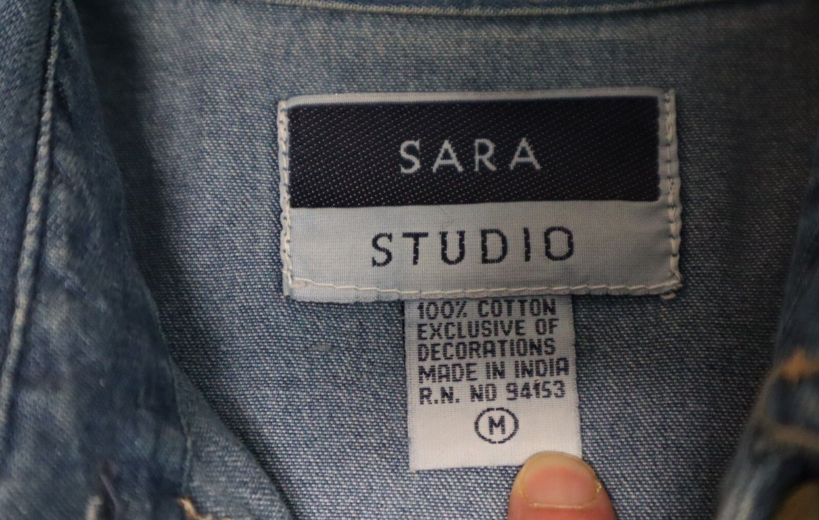Vintage 1990s SARA STUDIO womens denim embroidered shirt jacket size M
