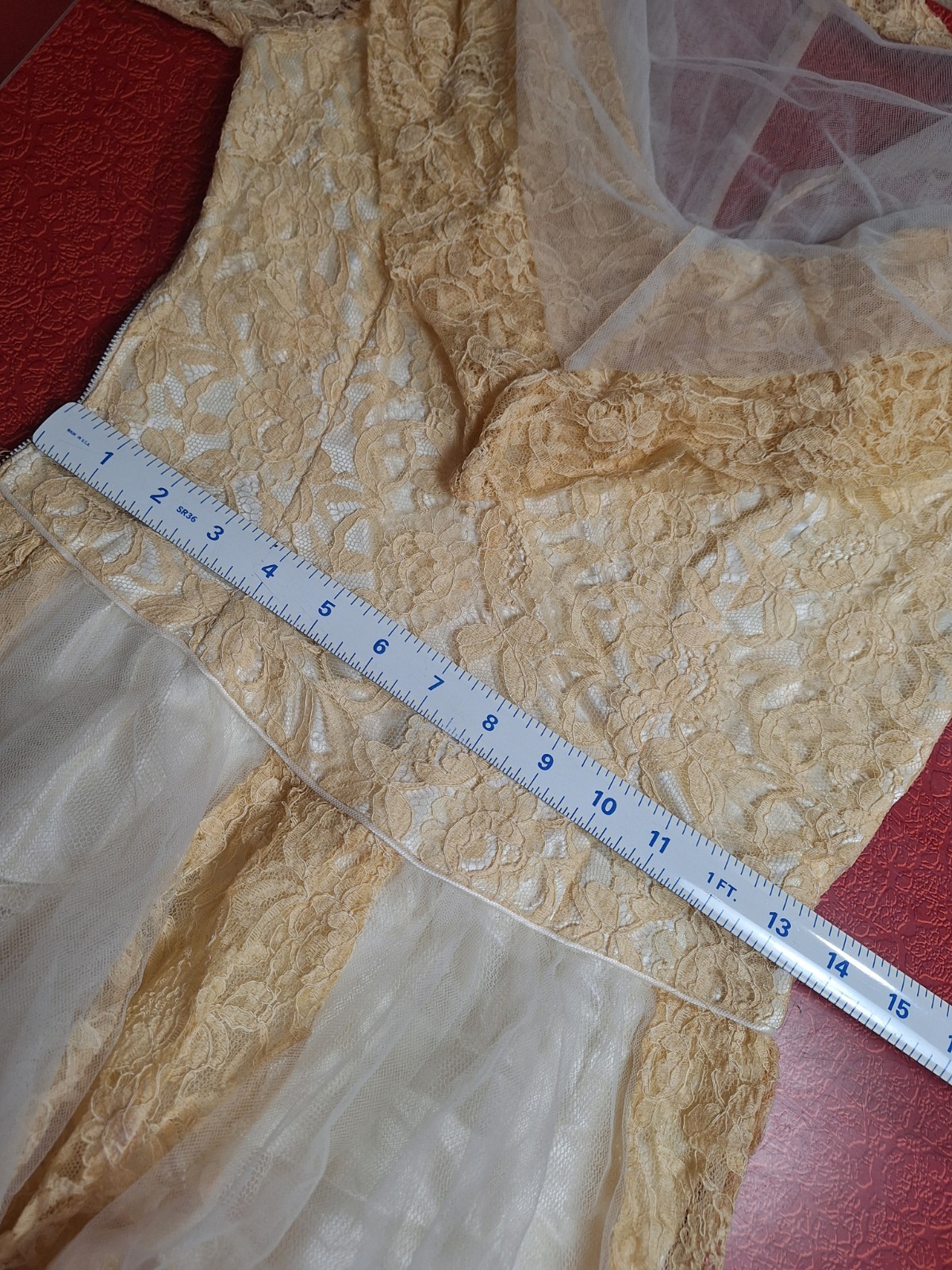 True VTG Mid-century 1950s Ivory Lace Tulle Satin Wedding Gown Dress 14 S/M MCM