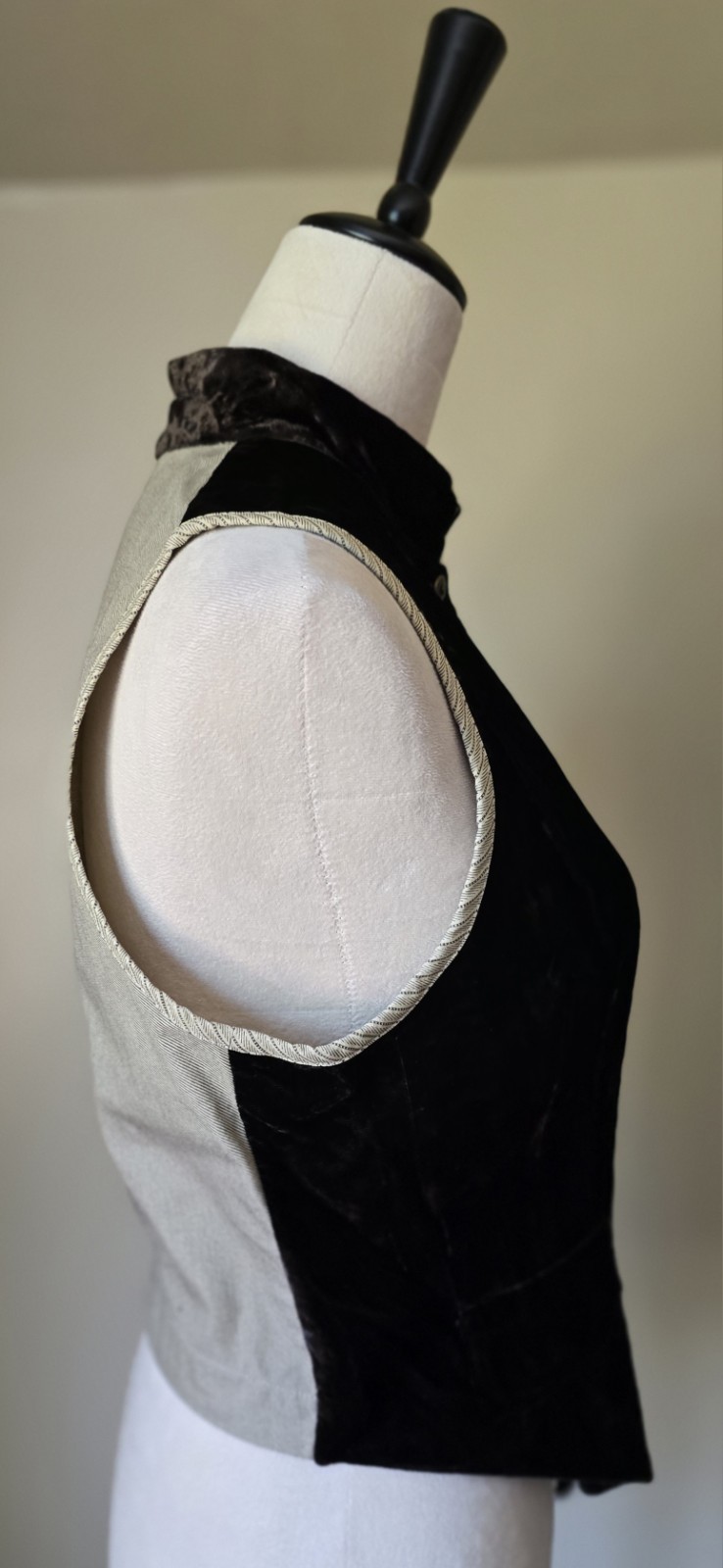 Vintage 1990s Banana Republic Brown Velvet Mandarin Collar Boho Goth Vest Size 8
