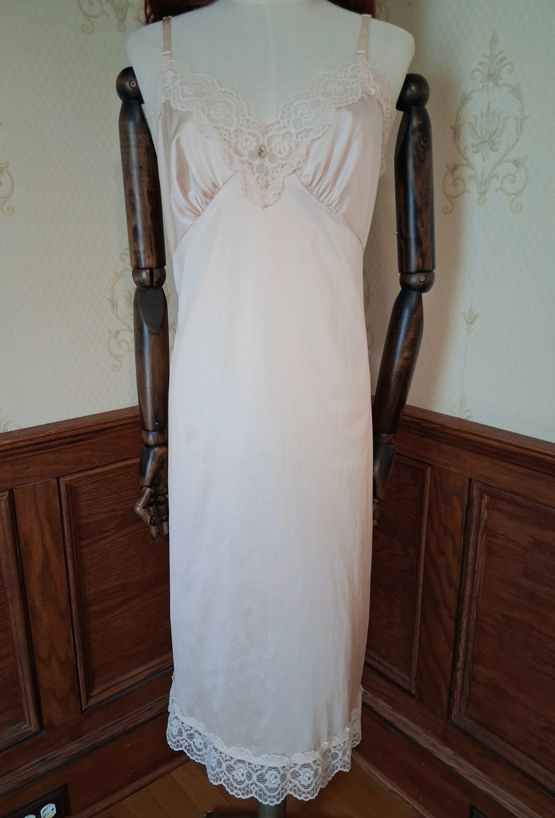 Vintage 1970s 1980s Sliperfection Beige Lacy Cottagecore Balletcore Slip Dress