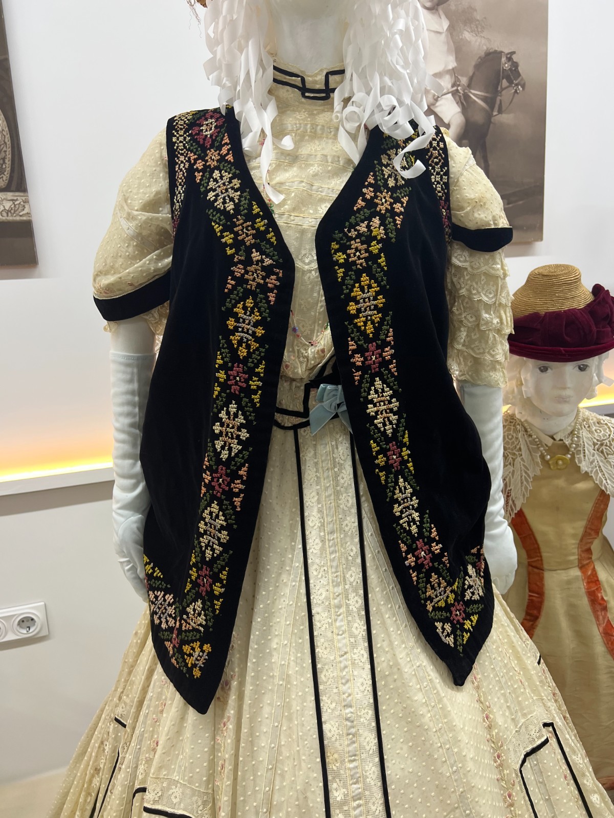 Antique velvet jacket. Ukraine, 1900-1940.