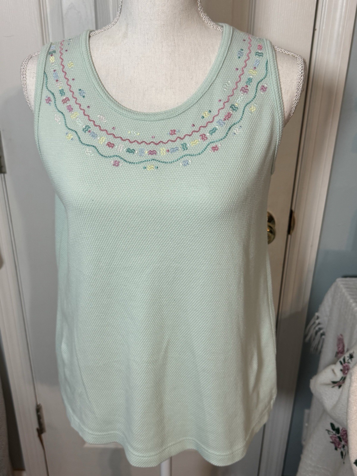 Koret Francisca Vintage Blue Sleveless Embroirdered Top Grandma Core Small