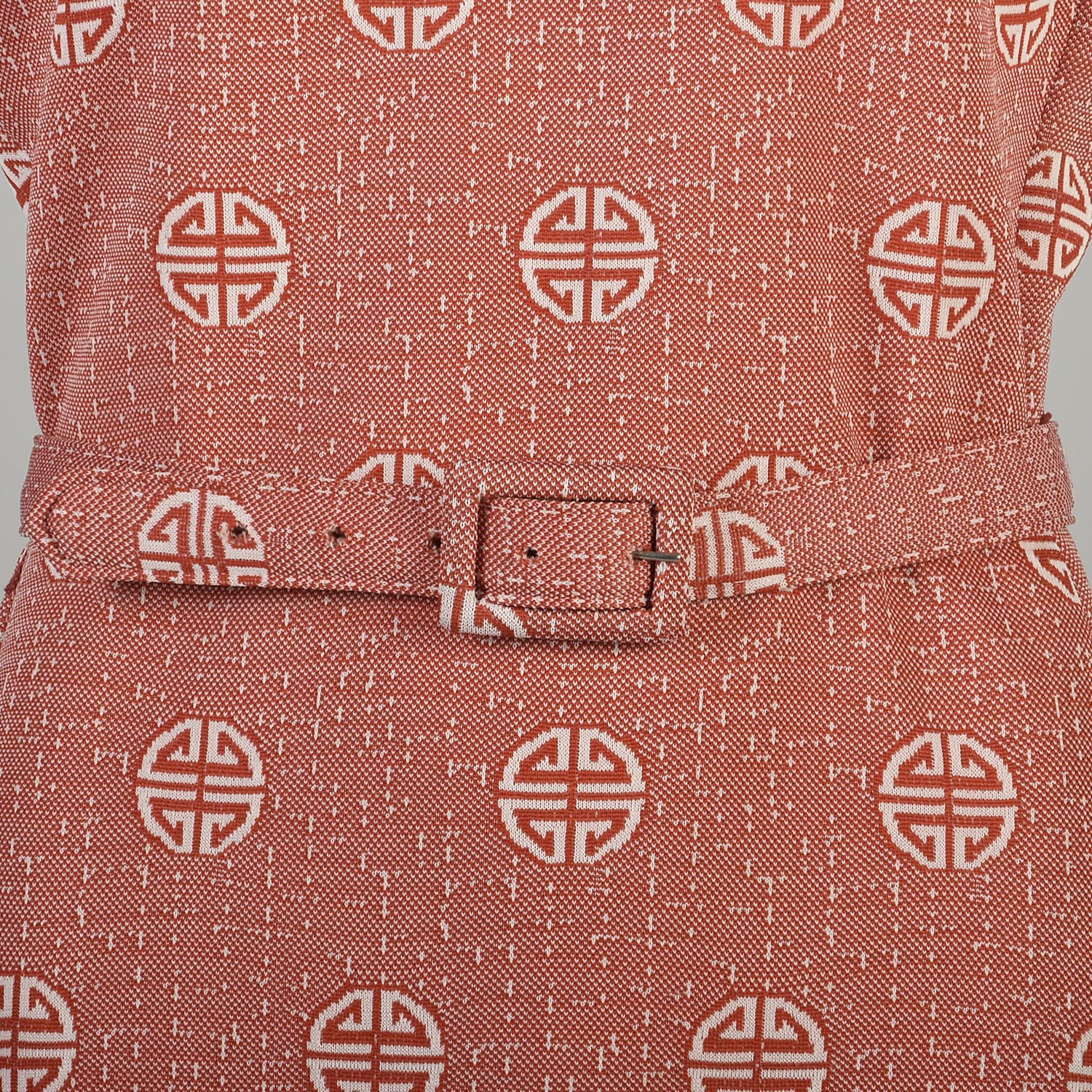 1970s Large Asian Pattern Sleeveless Dress Belted Knee length Wing Collar