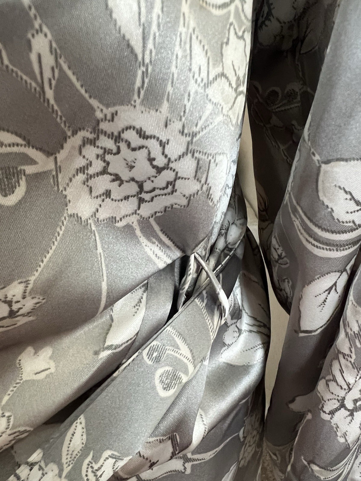 VTG Jacklyn Smith Full Length Satin Robe + Night Gown Set Silver Floral NWT M