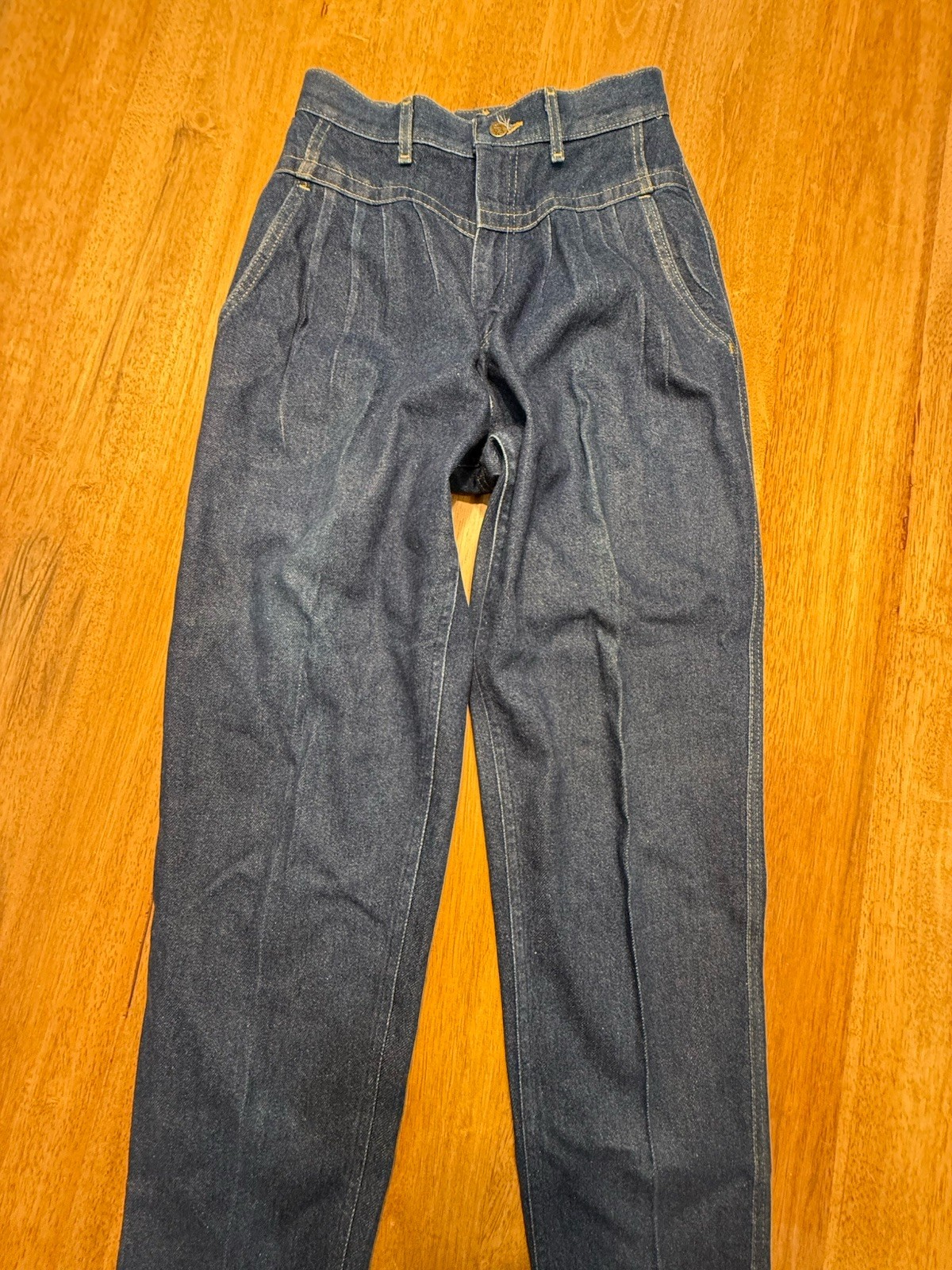Vtg 80s Lee USA Yoke pleated Tapered Jeans Sz 11 Tall (26” Waist) Western Retro