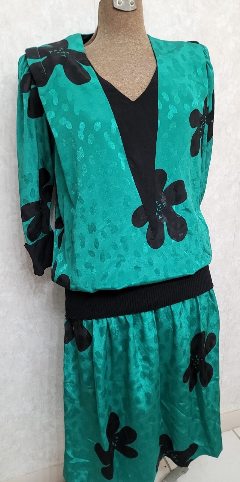 Vintage Starlo dress Green & Black Floral pattern Size 9/10