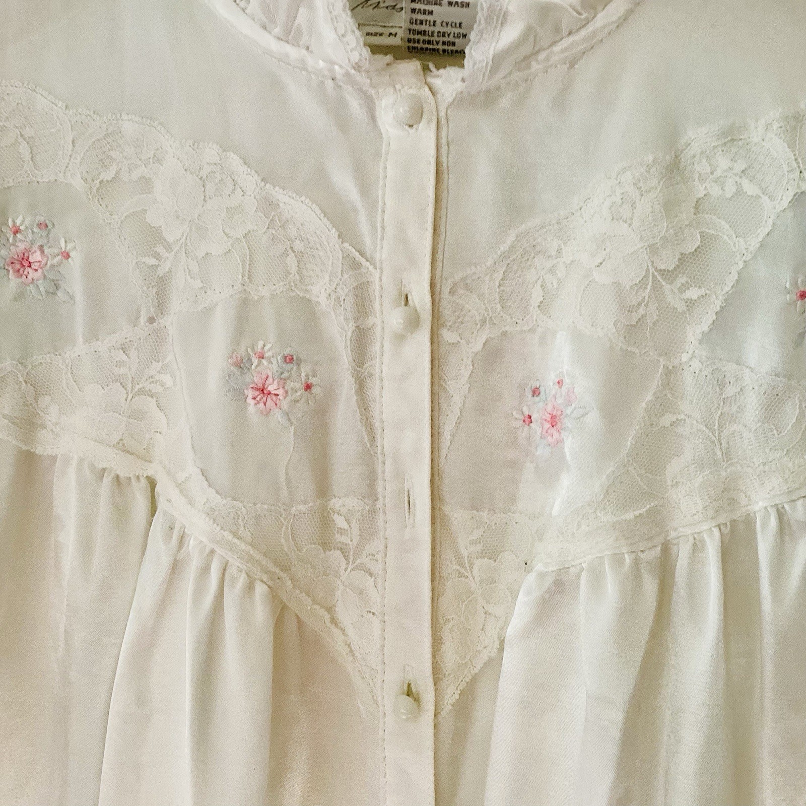 Miss Elaine vintage Sz M nightgown Ivory Long Sleeve poly satin lace bodice USA