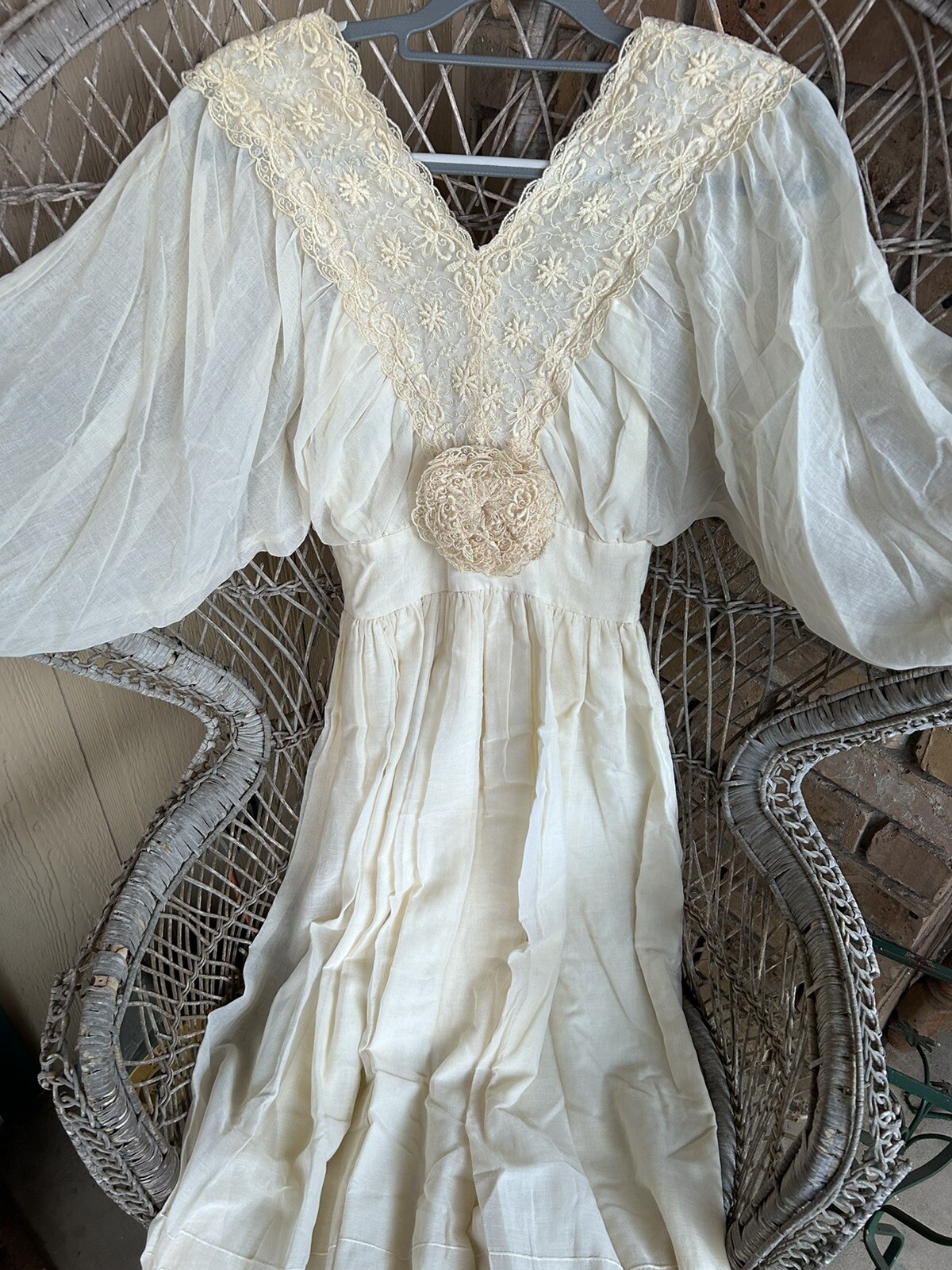 Vintage Ivory Prairie Dress 3/4 Puffy Sleeves Embroidered Lace Bodice 25” Waist
