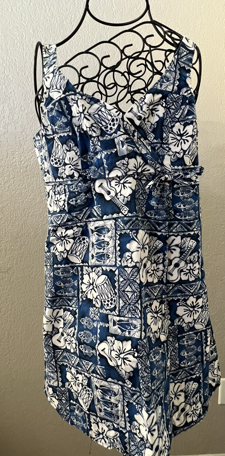 Vintage Hawaii dress blue white hibiscus flower Hilo Hattie Original size S