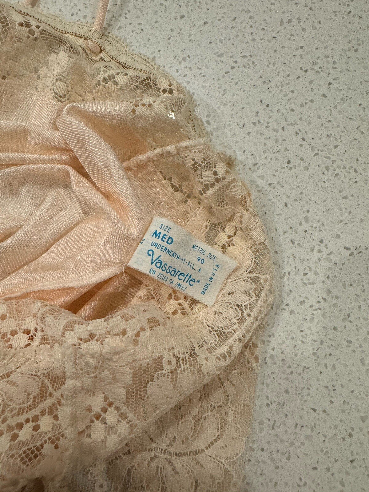 Vassarette Women’s VTG Pink Lace Trim Long Wrap Robe Lingerie & Nightgown S/M