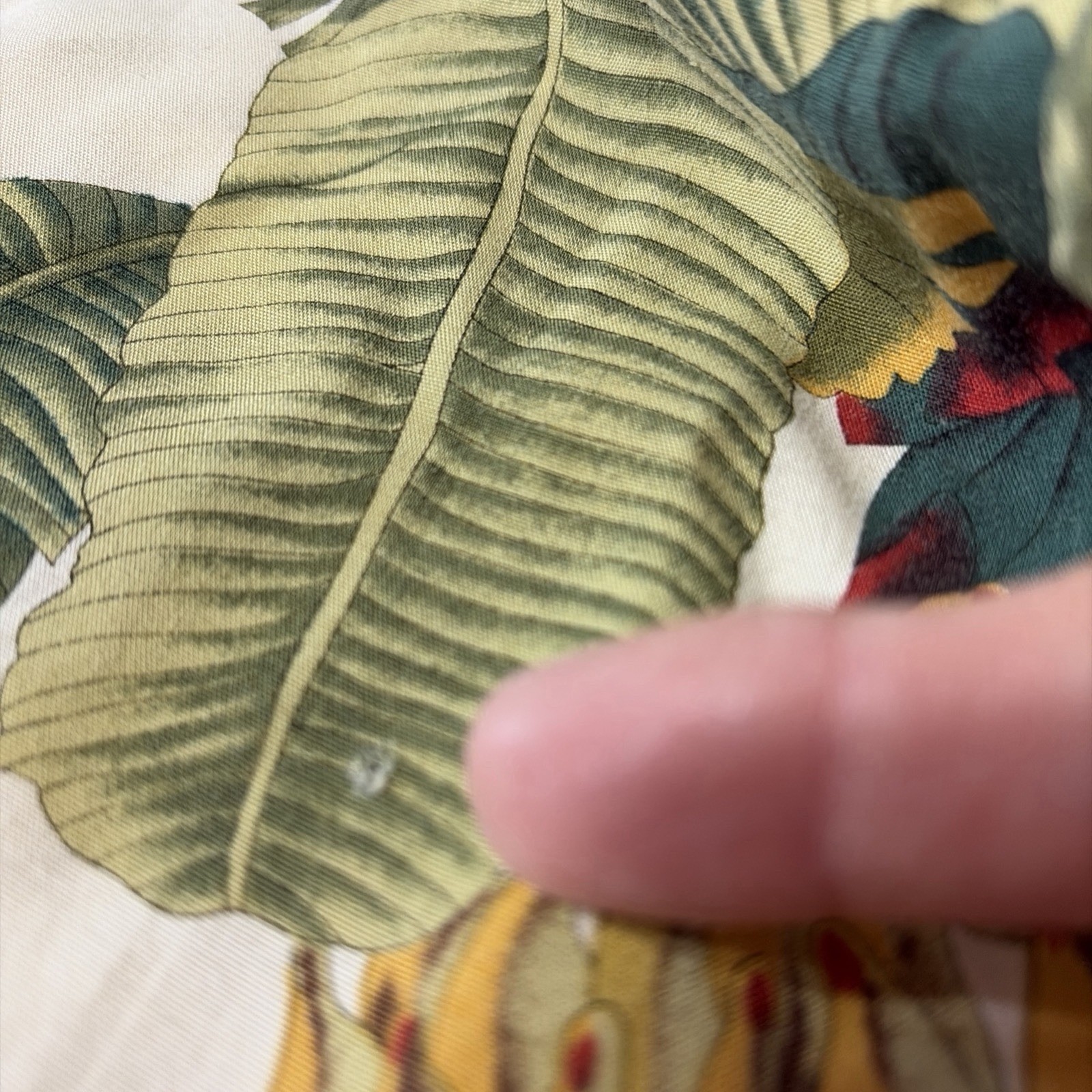Paradise Found Vtg Hawaiian Shirt Bananas Palms M Green Red Button Cotton HOLE