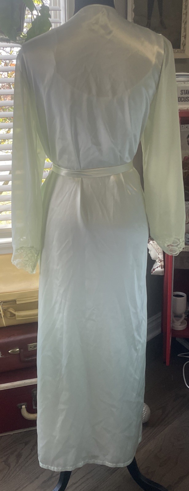 Nine & Company 2 Piece Small Vintage Lingerie Gown And Robe Nightgown