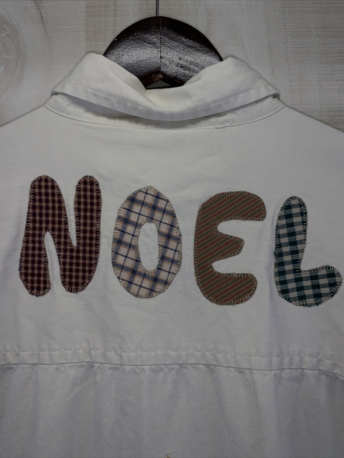 Vintage 1990s Fruit of the Loom Crafted Ornaments Embroidered Button Down Shirt