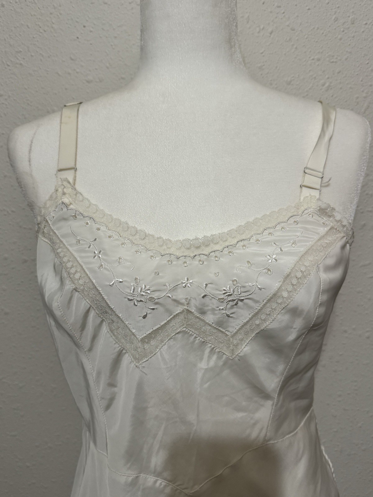 Vintage 50s Barbizon Endear Slip Dress White Tafredda Size S/M accordian hem