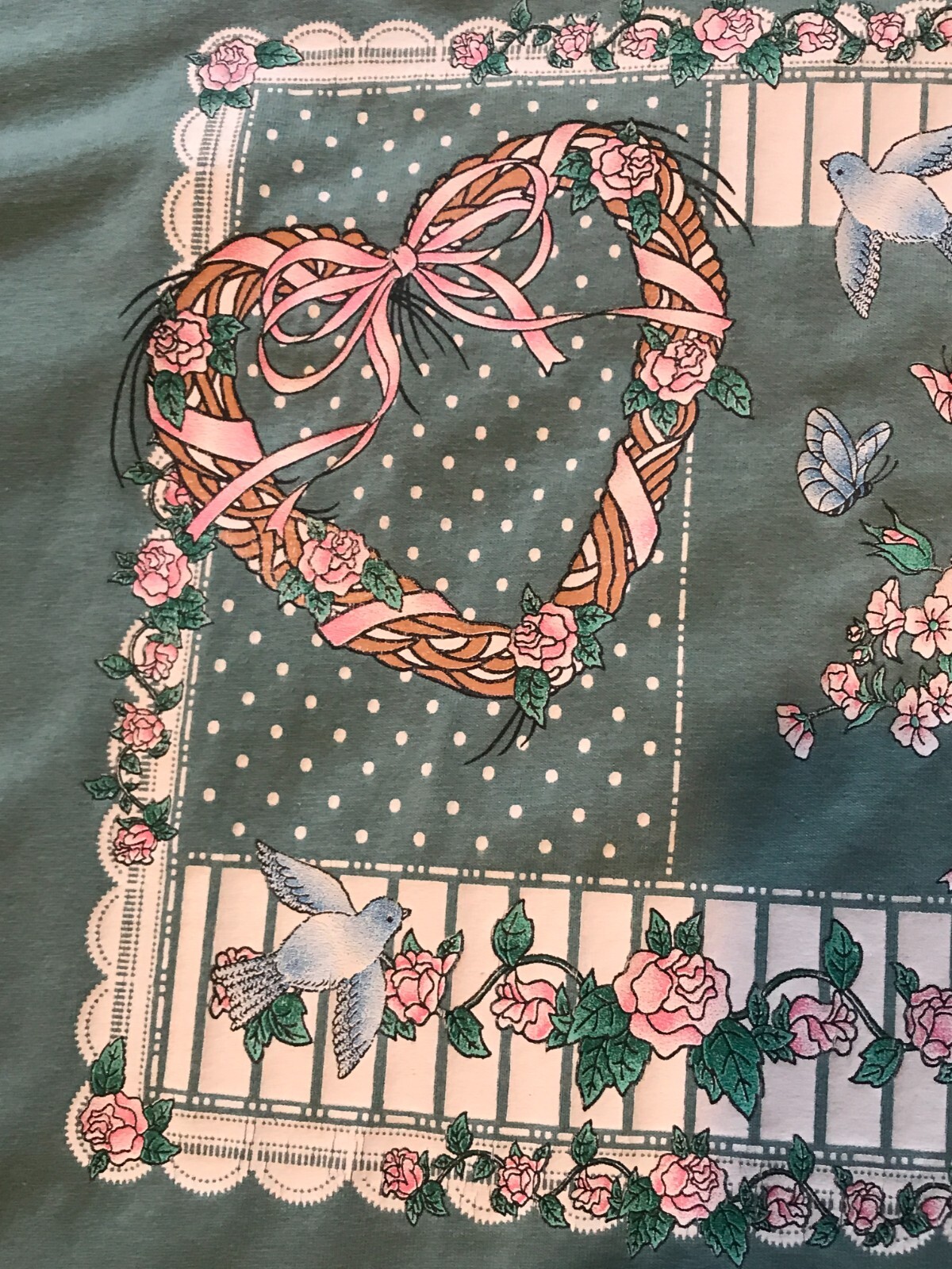 Vintage Women’s JERZEES t-shirt Large Birds/Butterflies/Roses Nature Made in USA