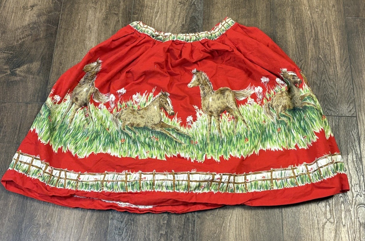 Vtg 50s 60s Scenic Novelty Horse Running Border Print Cottage Skirt Small 26”