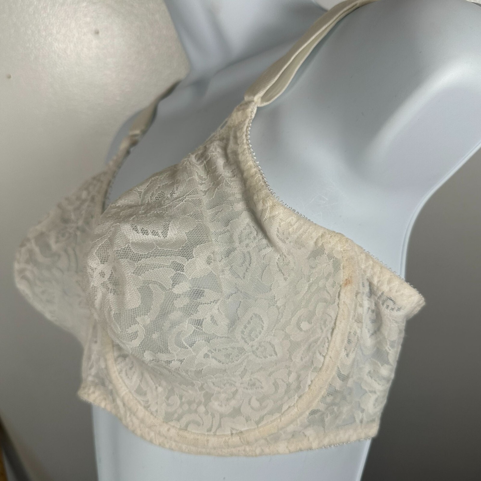 Vintage Bali 34DD Bra Lace 3432 Underwire Ivory Stretch Sheer Sexy Adjustable