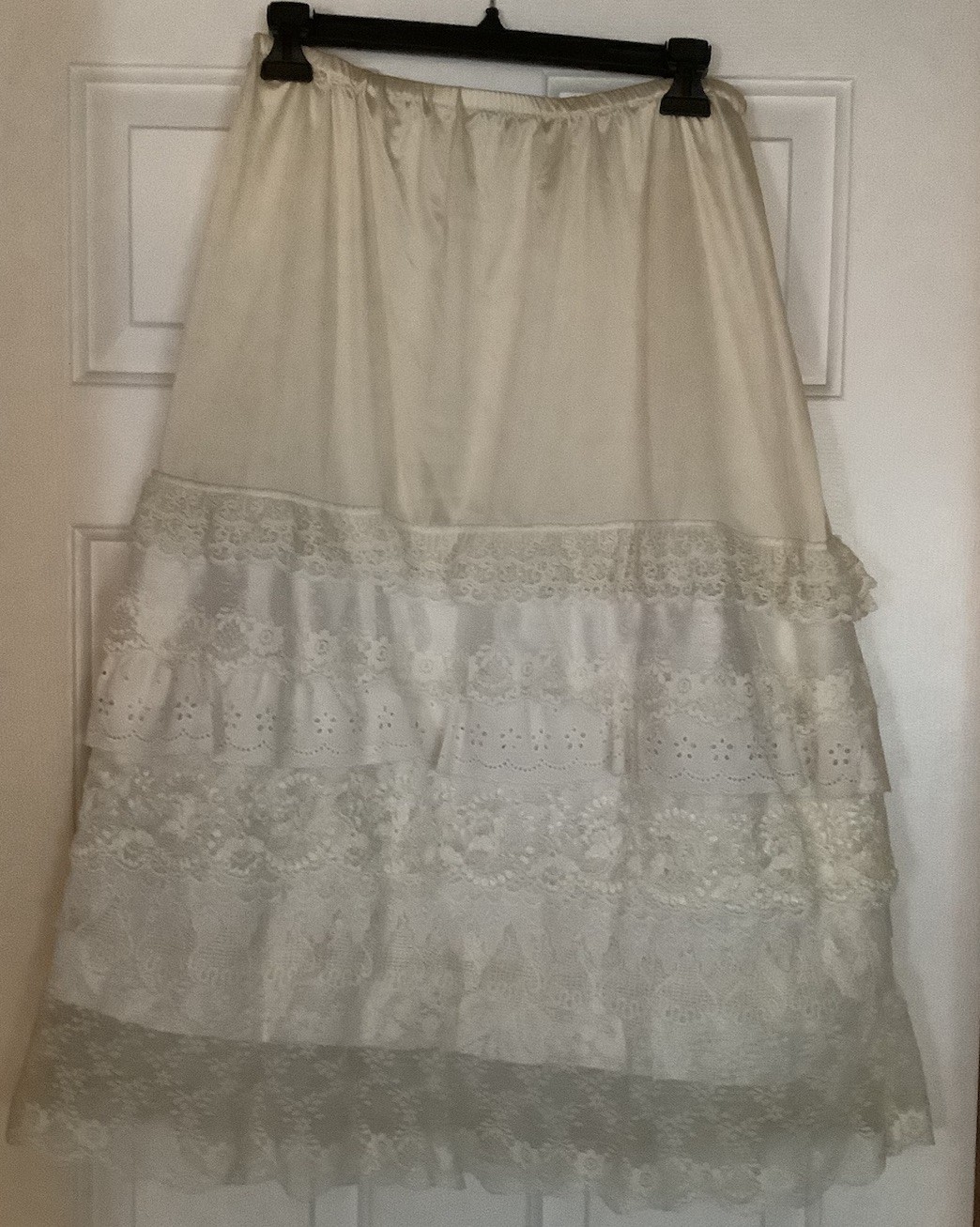 Vintage Vassarette Multi Lace Trim Half Slip Size 28 Inch Waist Tan Cream Lace