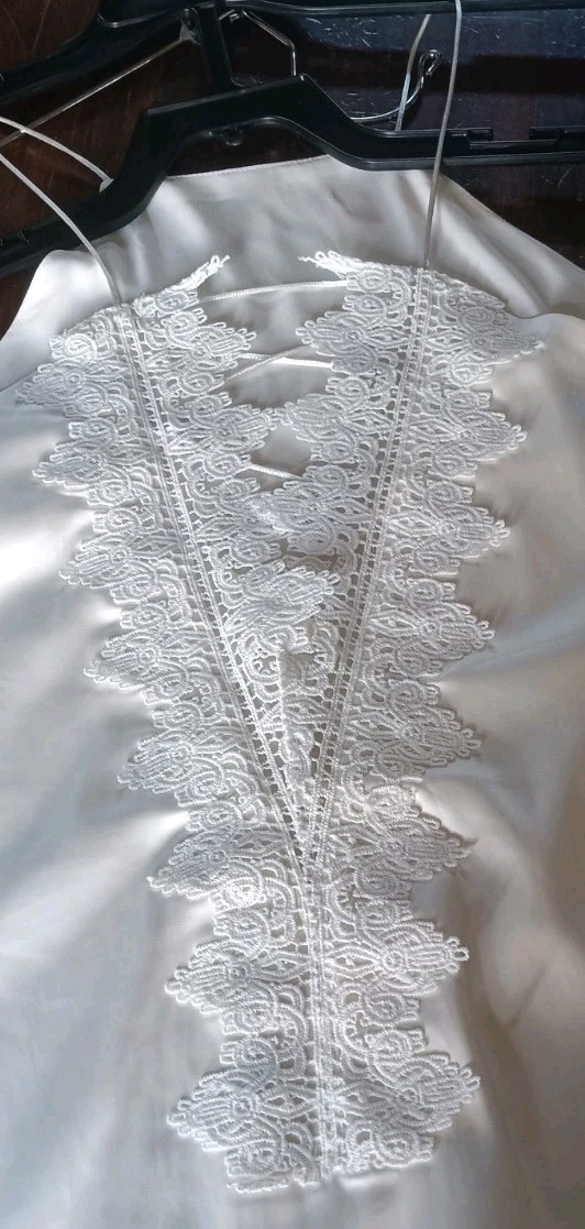 Simplee White Lace Trim Spaghetti Strap Camisole Top, Size S Regular