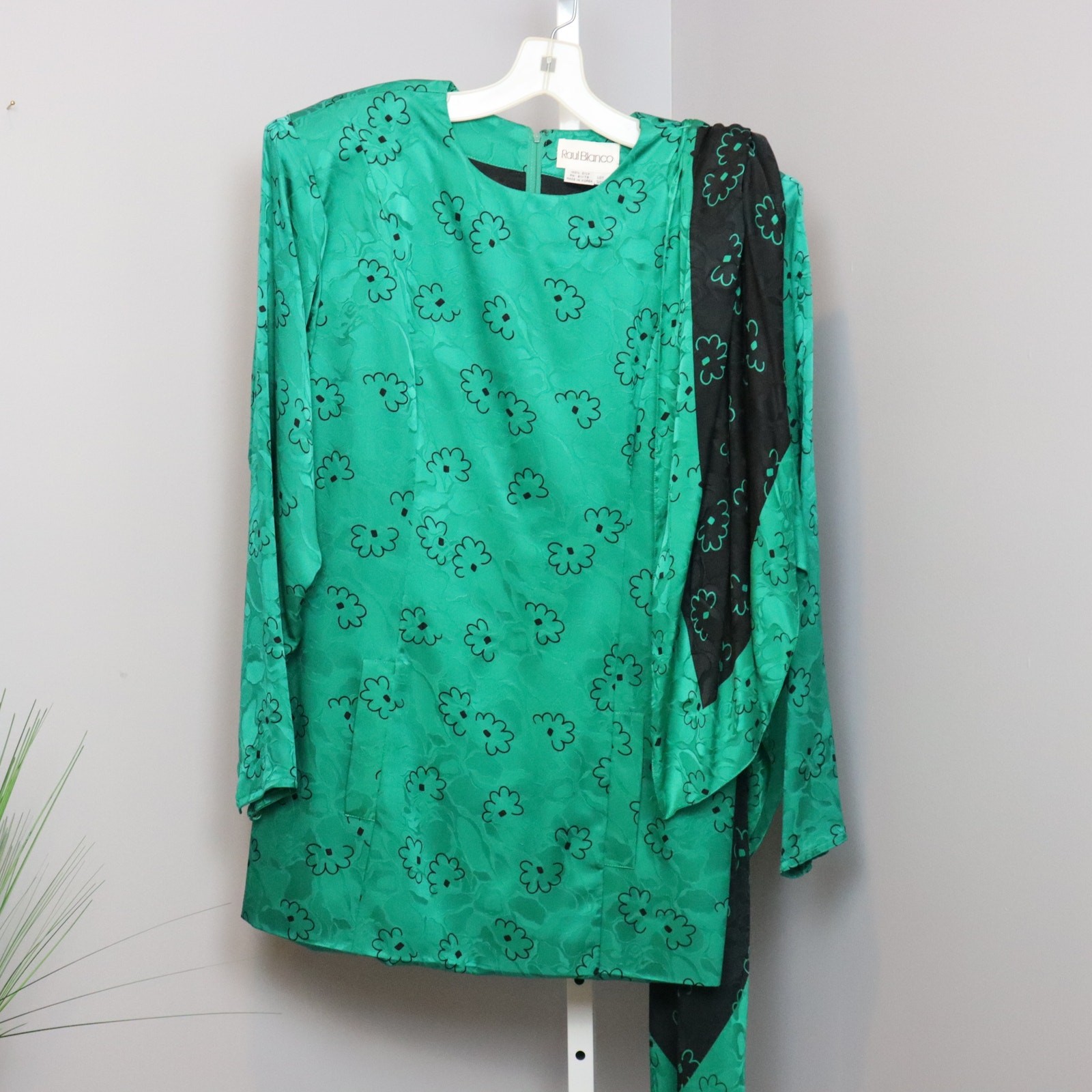 Vintage 1980’s Raul Blanco silk long blouse/short skirt size 14