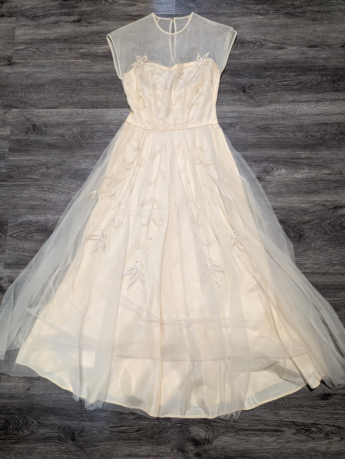 Vintage 1950s 1960s Champagne Tulle & Embroidered Illusion Wedding Prom Dress 00