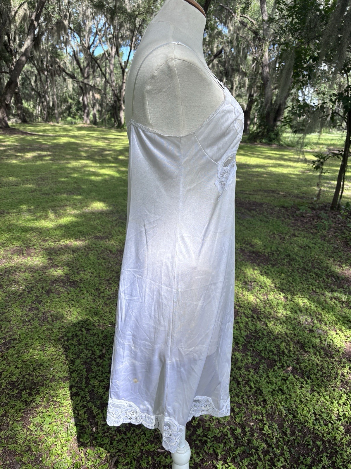 Vanity Fair Vintage Cream Lace Slip Womens Size Medium