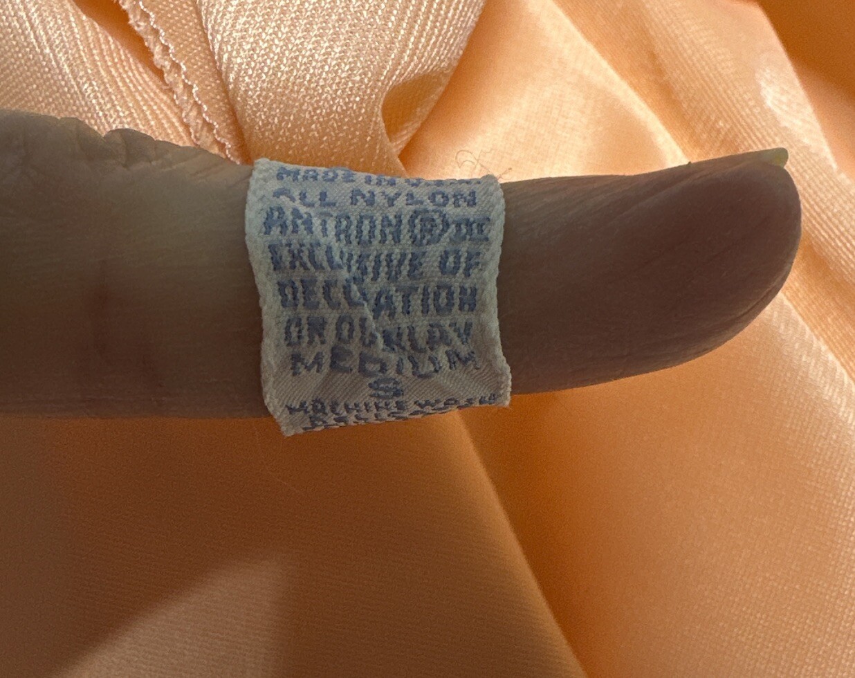 VTG Vanity Fair Antron Nylon Pillow Tab Half Slip~S~Apricot/Peach~ Lace Trim