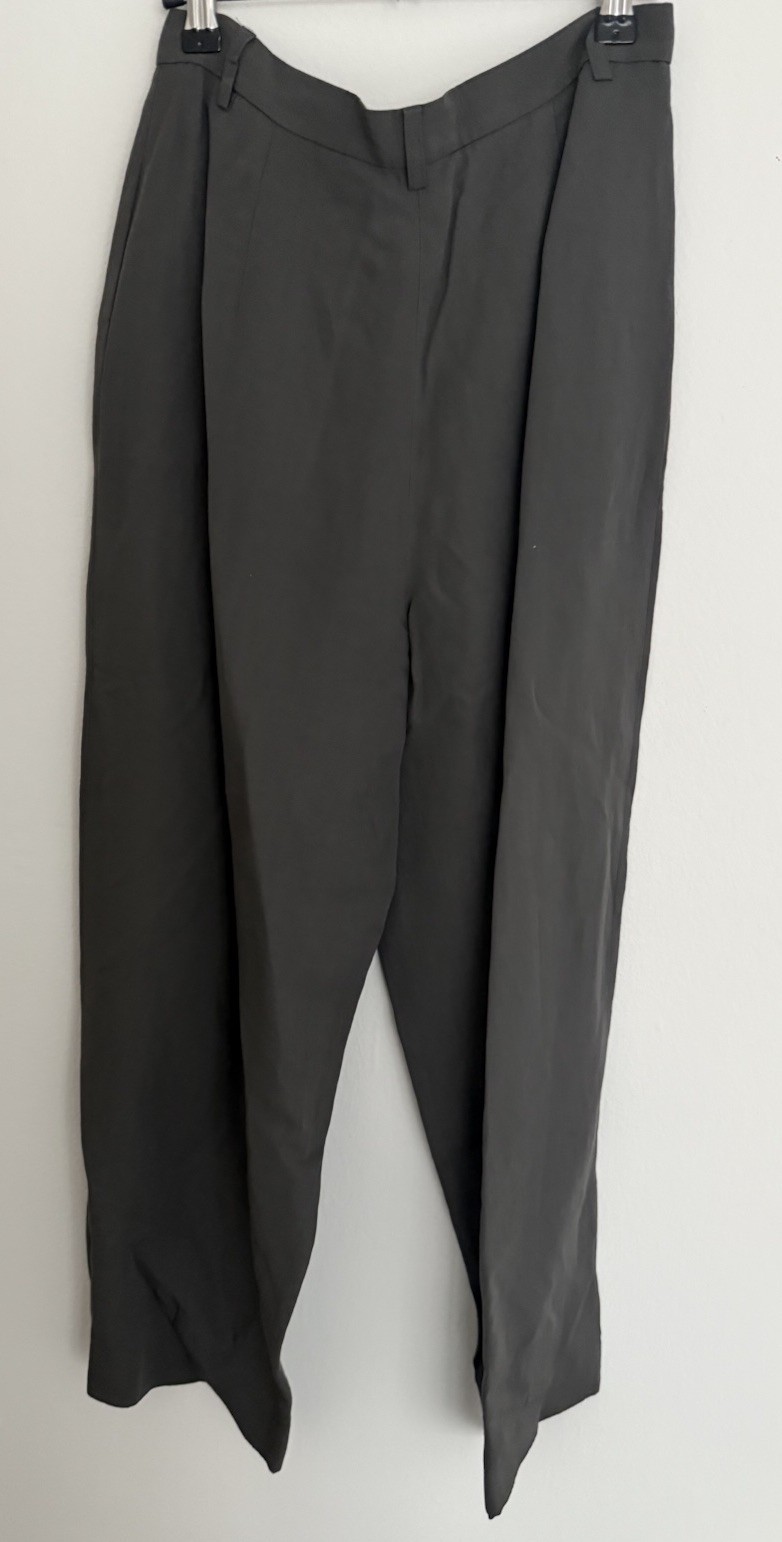 Giorgio Armani olive linen suit —90s Minimalism – Jacket and Trouser- Tailored