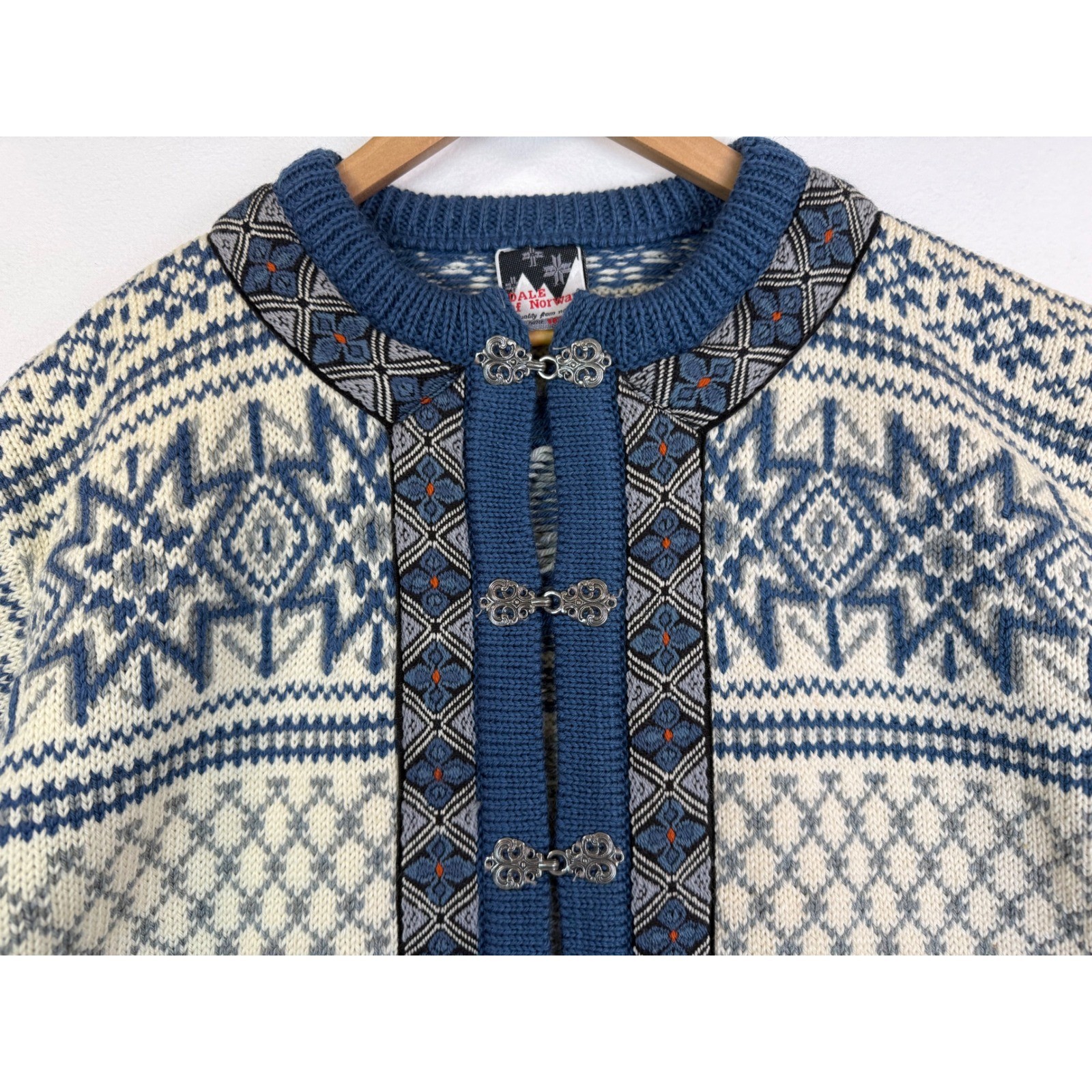 Vtg Dale of Norway Sweater 54 XL Blue Cream Wool Fair Isle Pewter Clasp Nordic